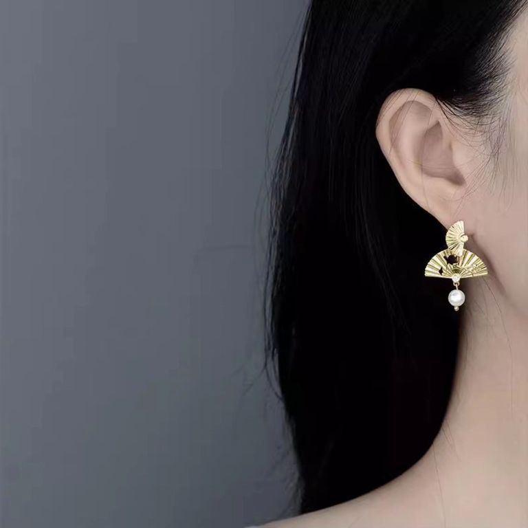 Enchanting Fan Drop Earrings in Gold Tone